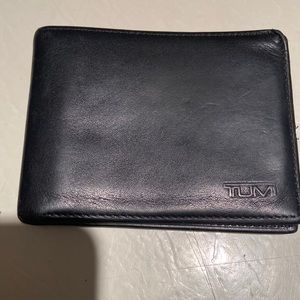 Tumi Men’s wallet